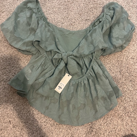 Francesca’s Top, Ties in back, size S - Picture 2 of 4